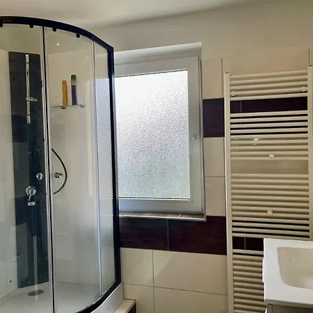2-bedroom With Kitchen And Garden, Fast To Dusseldorf Messe