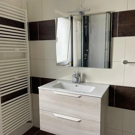 2-bedroom With Kitchen And Garden, Fast To Dusseldorf Messe * Duisburg